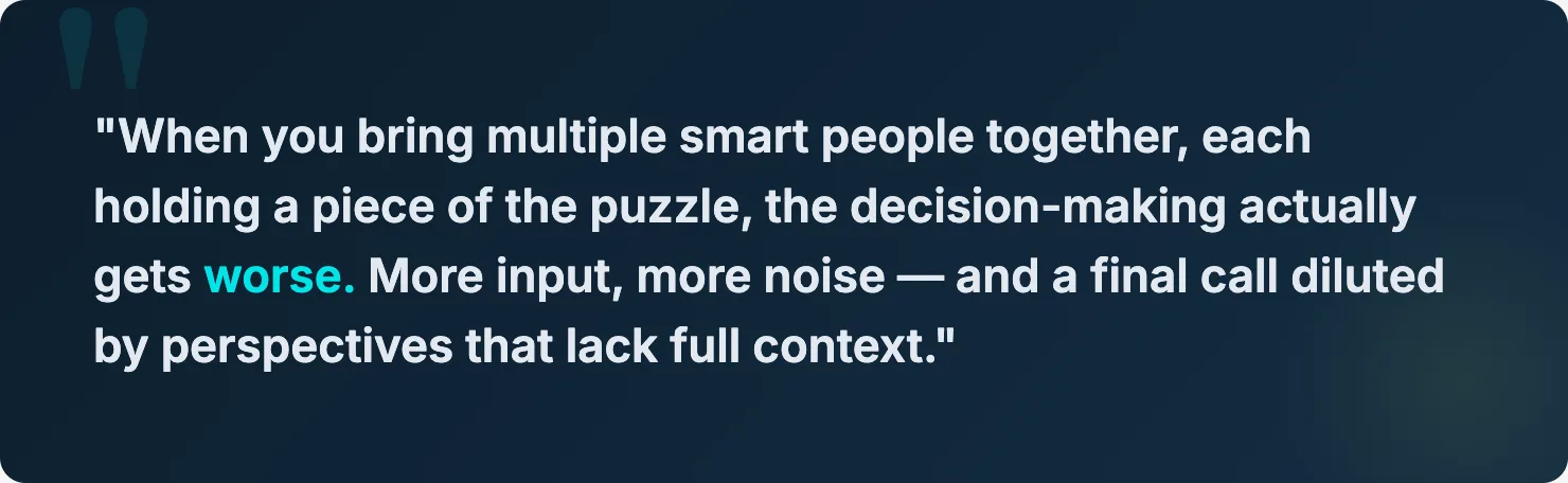 当多个聪明人聚在一起，每人只持有拼图的一块时，决策质量反而会下降